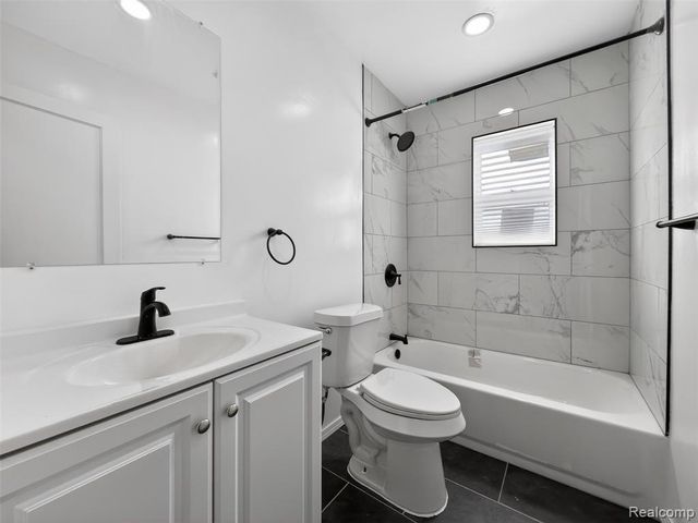 20553 Hamburg Street, Detroit, MI 48205