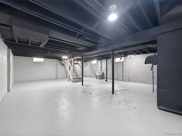 20553 Hamburg Street, Detroit, MI 48205