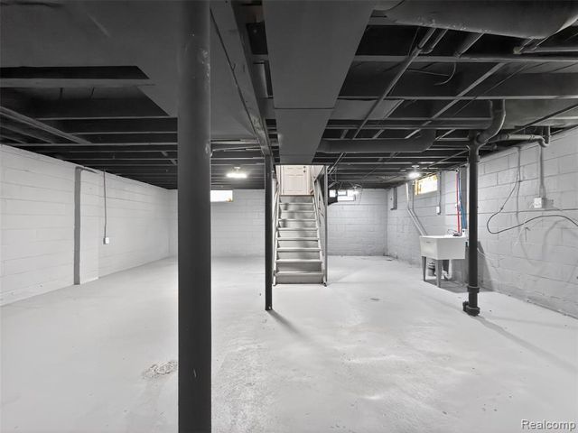 20553 Hamburg Street, Detroit, MI 48205