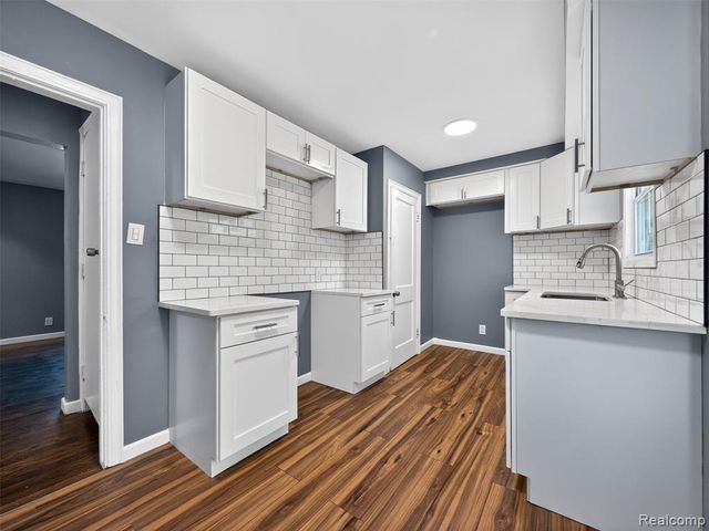 20553 Hamburg Street, Detroit, MI 48205