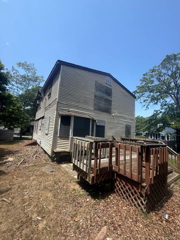 235 Mount Vernon Avenue, Medford, NY 11763