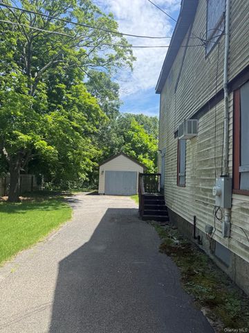235 Mount Vernon Avenue, Medford, NY 11763