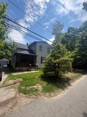 235 Mount Vernon Avenue, Medford, NY 11763