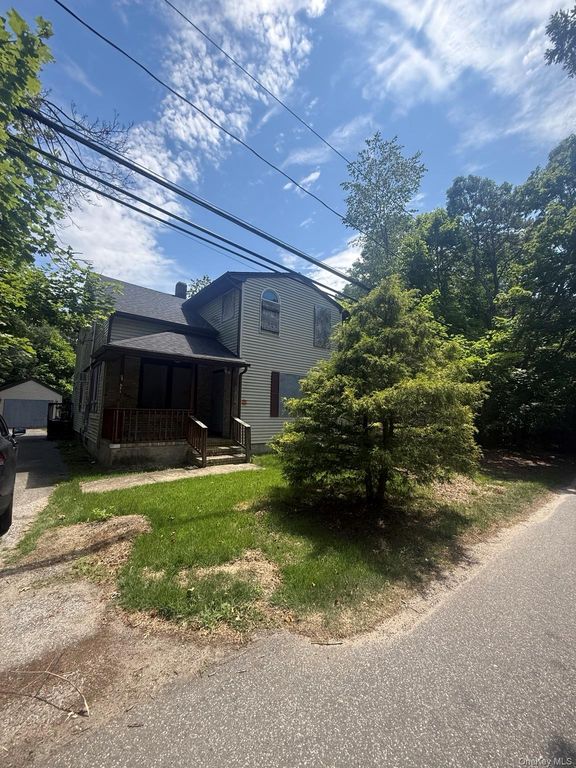 235 Mount Vernon Avenue, Medford, NY 11763