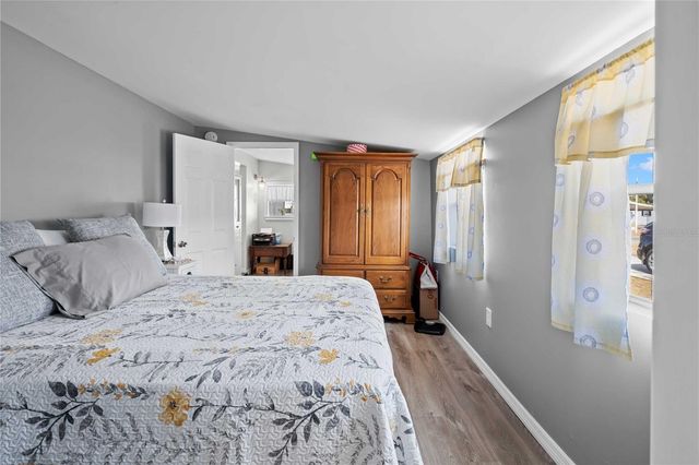 37240 BEVERLY AVENUE, Zephyrhills, FL 33542