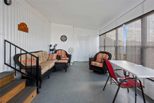 37240 BEVERLY AVENUE, Zephyrhills, FL 33542