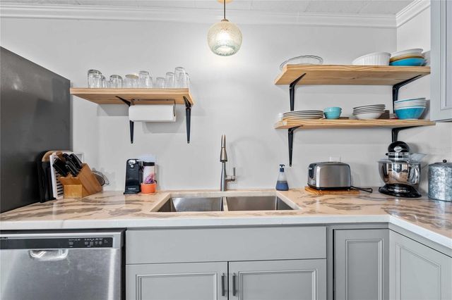 37240 BEVERLY AVENUE, Zephyrhills, FL 33542