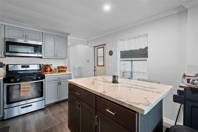 37240 BEVERLY AVENUE, Zephyrhills, FL 33542