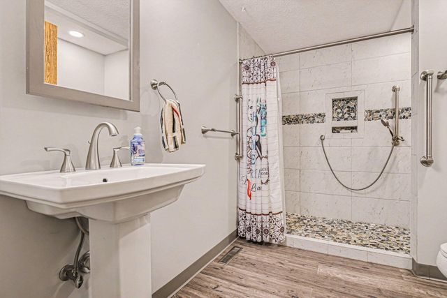 69728 Calvin Center Road, Cassopolis, MI 49031