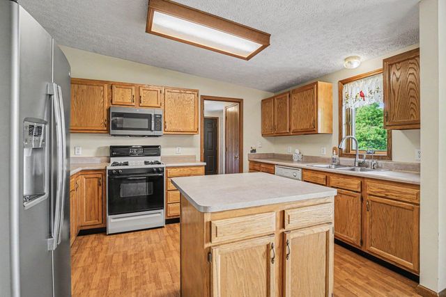 69728 Calvin Center Road, Cassopolis, MI 49031