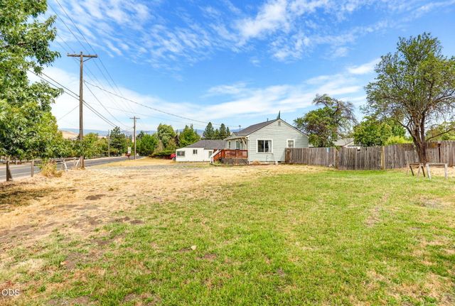 1340 E Main Street, Ashland, OR 97520