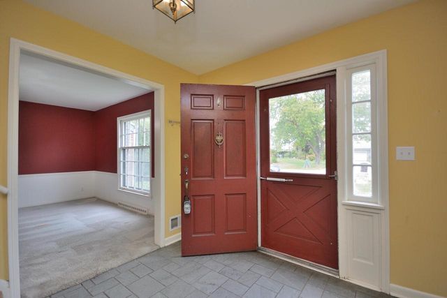2213 W Club View DRIVE, Glendale, WI 53209