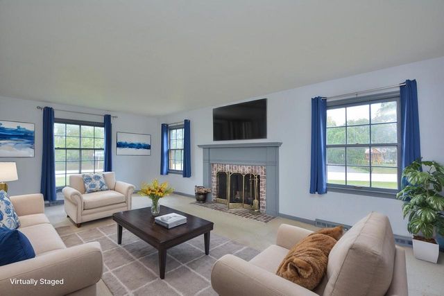 2213 W Club View DRIVE, Glendale, WI 53209