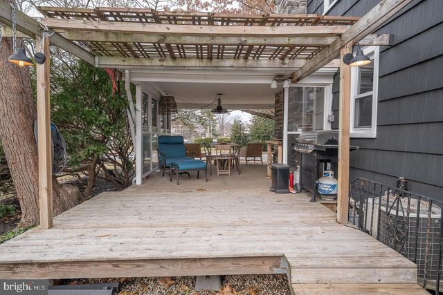 1022 CLOVER HILL RD, Wynnewood, PA 19096