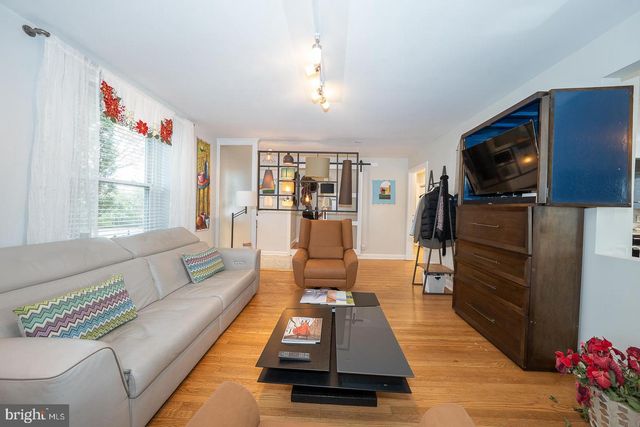 1022 CLOVER HILL RD, Wynnewood, PA 19096