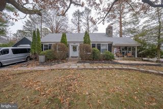 1022 CLOVER HILL RD, Wynnewood, PA 19096