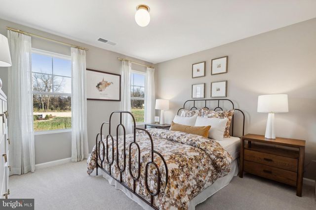 34 FORTUNA RD, Charles Town, WV 25414