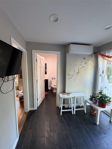 45 Central Parkway, Huntington, NY 11743