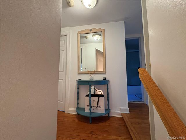 45 Central Parkway, Huntington, NY 11743