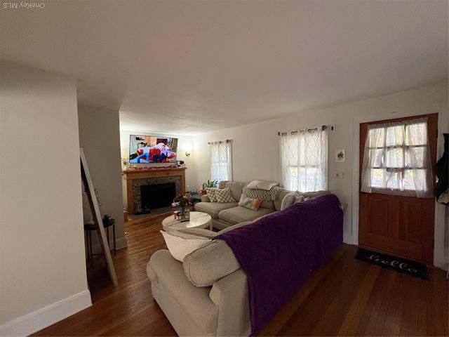 45 Central Parkway, Huntington, NY 11743
