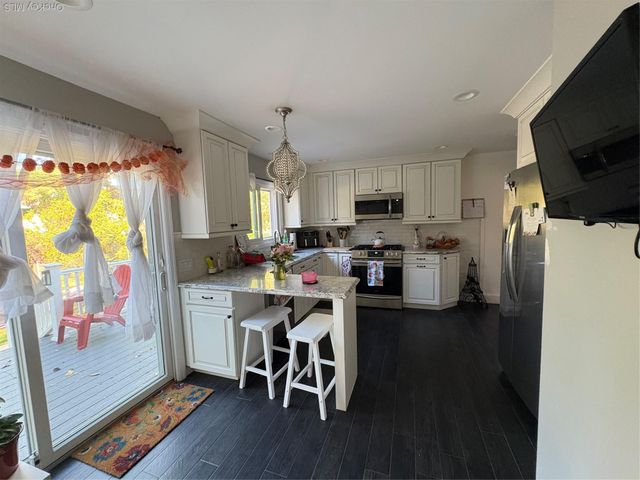 45 Central Parkway, Huntington, NY 11743