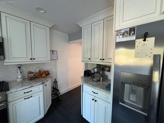 45 Central Parkway, Huntington, NY 11743