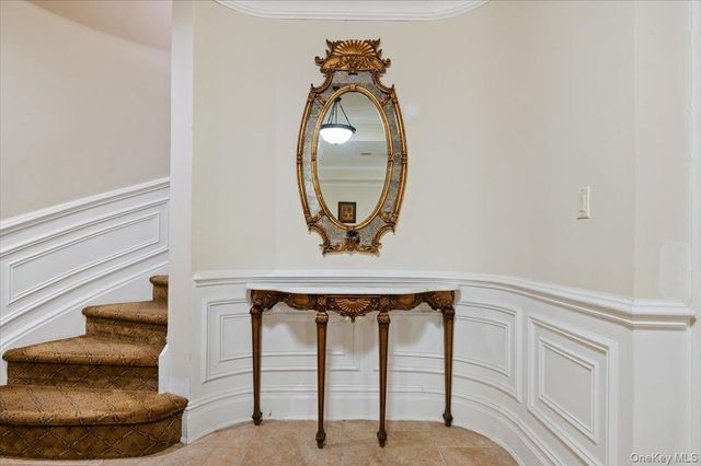 24 Beechwood Drive, Lawrence, NY 11559