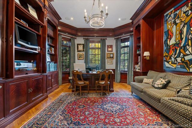 24 Beechwood Drive, Lawrence, NY 11559