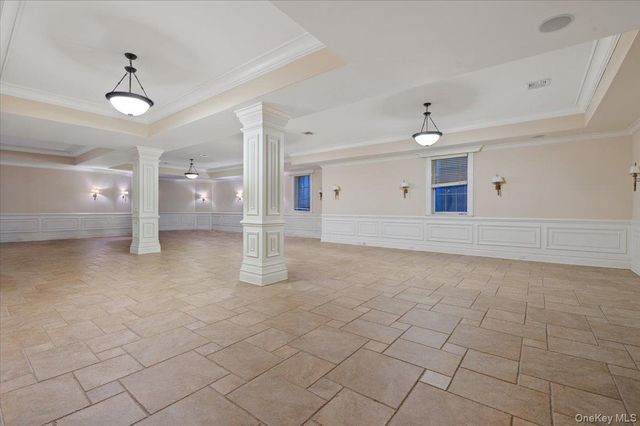 24 Beechwood Drive, Lawrence, NY 11559