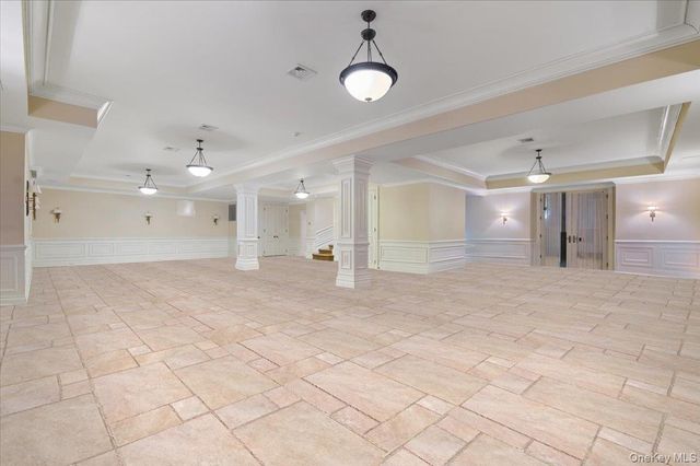 24 Beechwood Drive, Lawrence, NY 11559