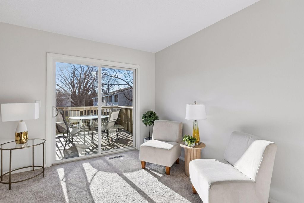 411 Dorland Place, Maplewood, MN 55119 — photo 2