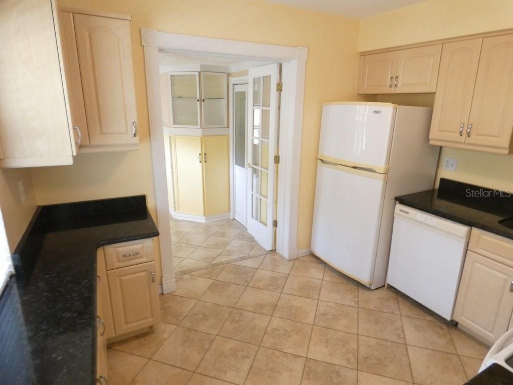 Image 3 of property listing at 5220 11TH AVENUE N, St Petersburg, FL 33710