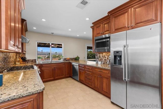 2185 Estela, El Cajon, CA 92020