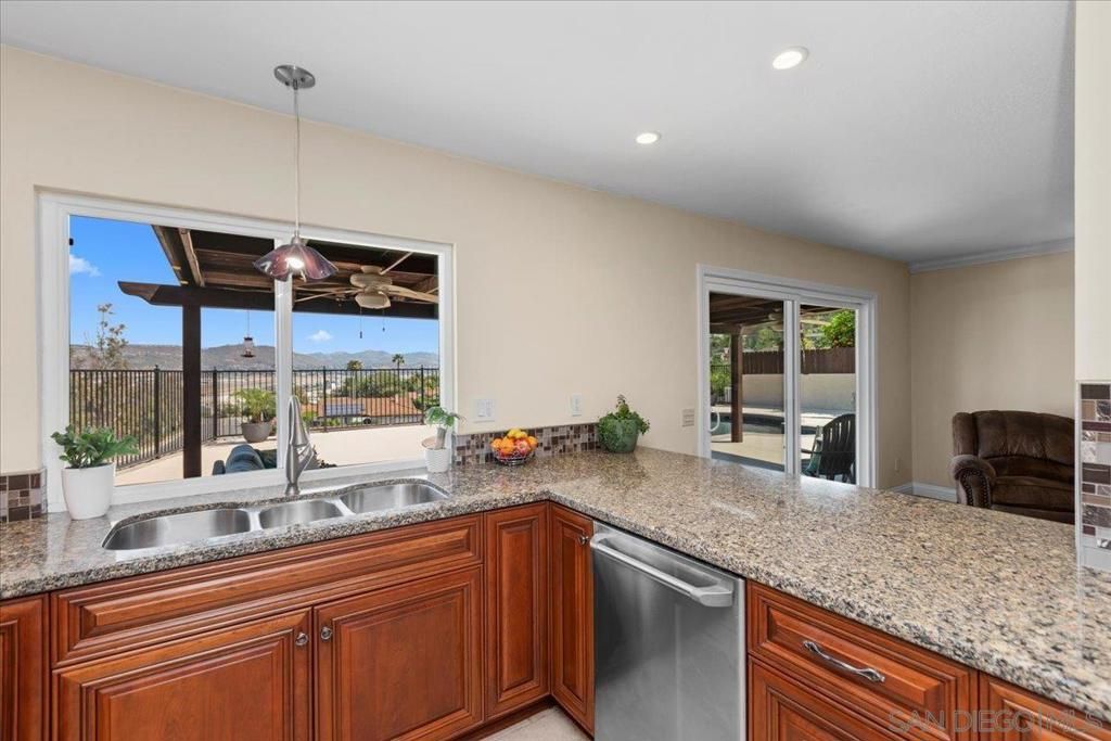 Image 10 of property listing at 2185 Estela, El Cajon, CA 92020