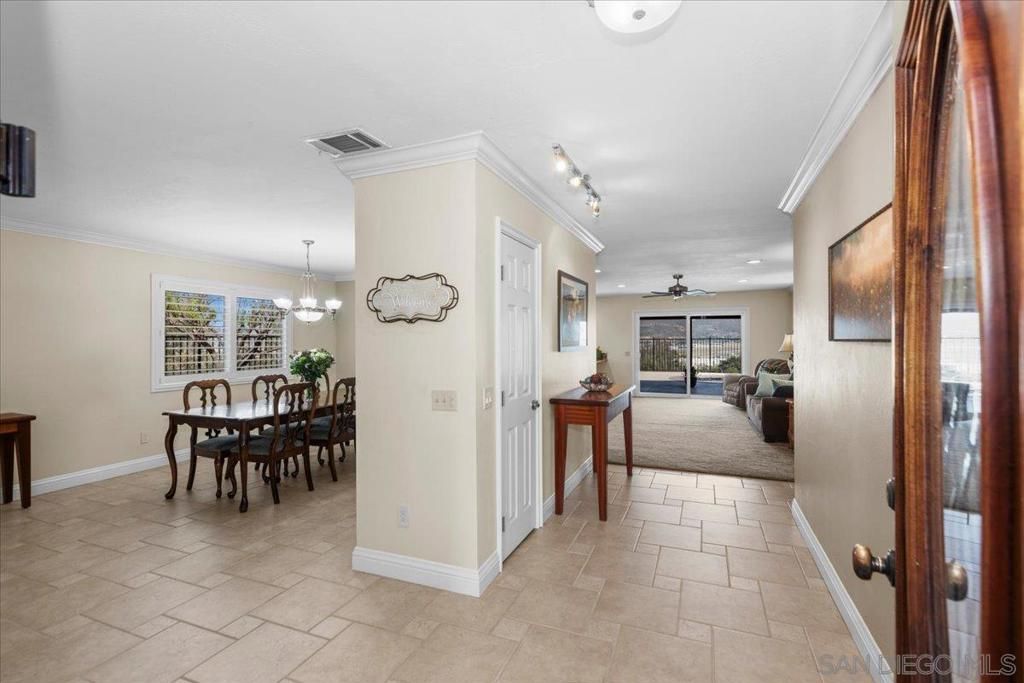 Image 12 of property listing at 2185 Estela, El Cajon, CA 92020