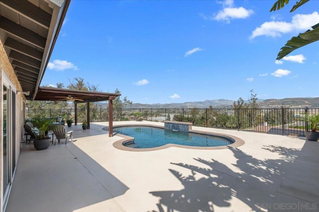 Image 37 of property listing at 2185 Estela, El Cajon, CA 92020