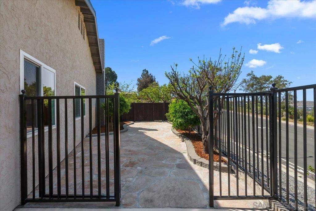 Image 39 of property listing at 2185 Estela, El Cajon, CA 92020