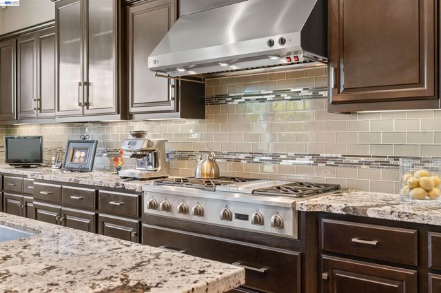 2205 Cameron Cir, Pleasanton, CA 94588