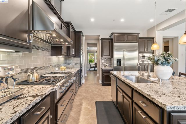 2205 Cameron Cir, Pleasanton, CA 94588