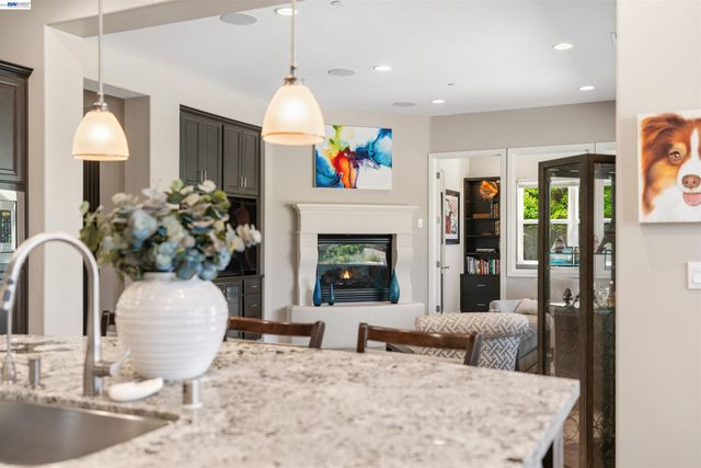 2205 Cameron Cir, Pleasanton, CA 94588