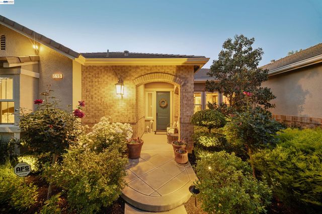2205 Cameron Cir, Pleasanton, CA 94588