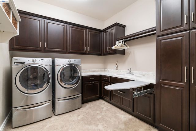 2205 Cameron Cir, Pleasanton, CA 94588