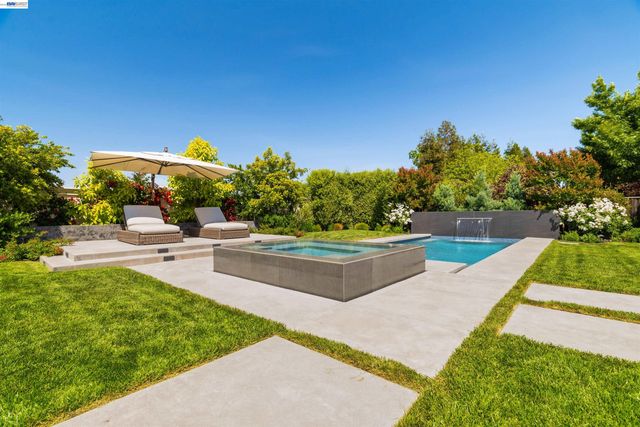 2205 Cameron Cir, Pleasanton, CA 94588