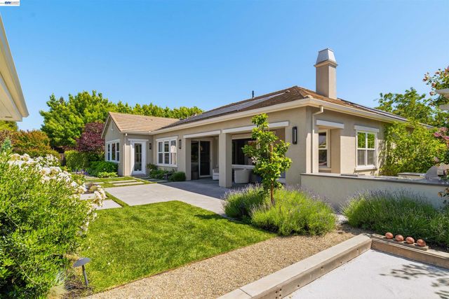 2205 Cameron Cir, Pleasanton, CA 94588