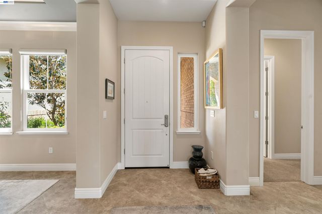 2205 Cameron Cir, Pleasanton, CA 94588