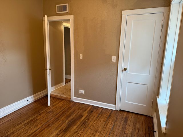5658 S Honore Street, Chicago, IL 60636