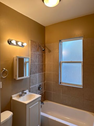 5658 S Honore Street, Chicago, IL 60636
