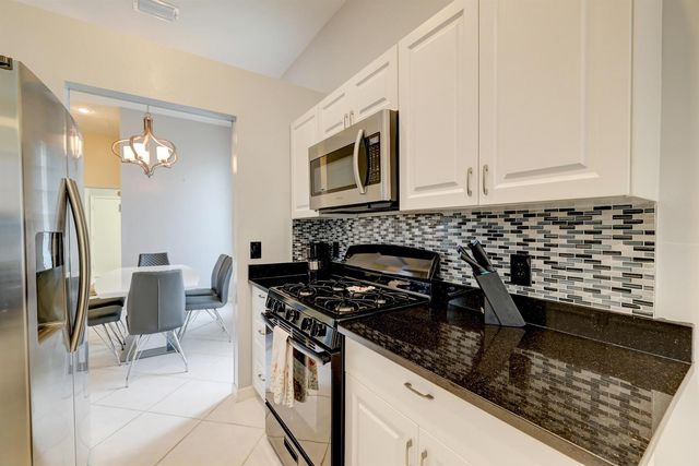450 SW Fairway Landing, Port St. Lucie, FL 34986
