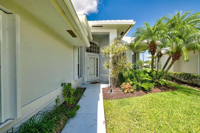 450 SW Fairway Landing, Port St. Lucie, FL 34986