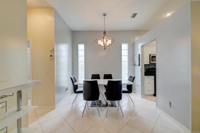 450 SW Fairway Landing, Port St. Lucie, FL 34986